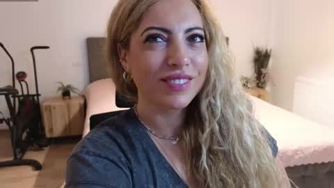 Snapshot of ruby_fit chatting on 11/04/25, 01:59 Ruby online show from 11/04/25, 01:59