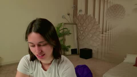 Snapshot of ruby_leeee chatting on 05/03/26, 08:37 Luuna online show from 05/03/26, 08:37