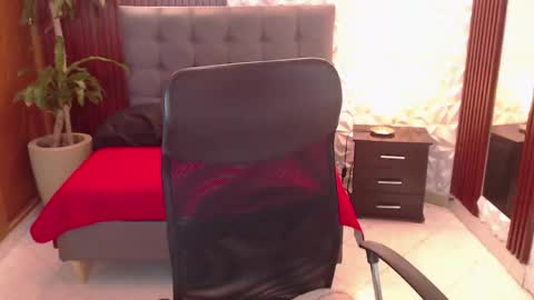Snapshot of ruby_your_milf chatting on 05/28/26, 08:28 ruby_your_milf online show from 05/28/26, 08:28