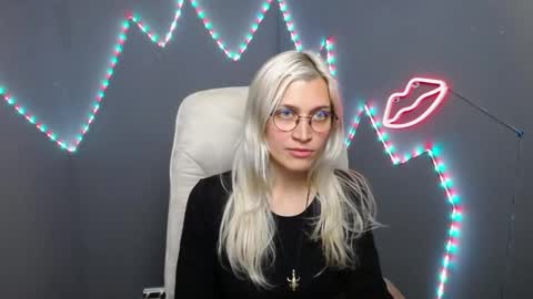 Snapshot of rubydaviss chatting on 04/27/26, 03:43 Ruby online show from 04/27/26, 03:43