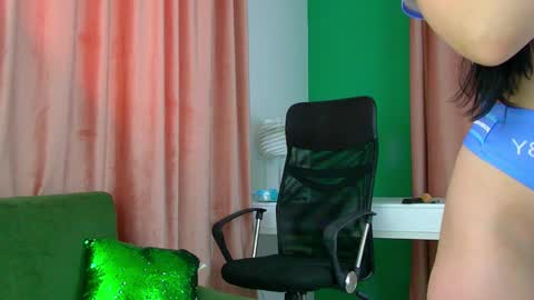 Snapshot of rubyhills chatting on 04/07/26, 04:24 Ruby online show from 04/07/26, 04:24