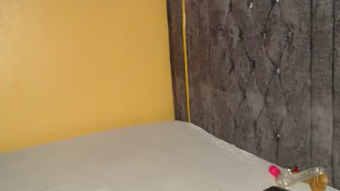 Snapshot of rubyleigns chatting on 04/17/26, 04:48 Ruby online show from 04/17/26, 04:48