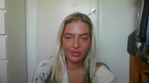 rubyredxxxoxxx online show from 01/03/25, 10:09