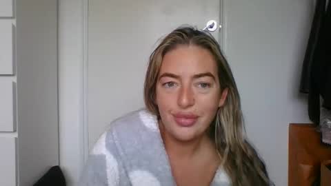 rubyredxxxoxxx online show from 10/18/25, 07:53