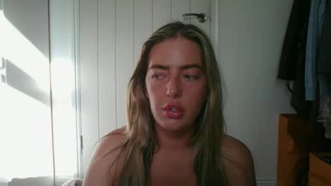 Snapshot of rubyredxxxoxxx chatting on 06/21/26, 06:16 rubyredxxxoxxx online show from 06/21/26, 06:16