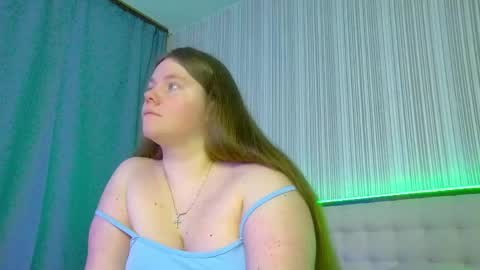 Snapshot of rubyvalen chatting on 05/19/26, 01:11 Ruby online show from 05/19/26, 01:11