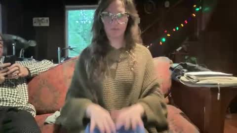 Snapshot of rubywavesback chatting on 12/21/25, 11:23 rubywavesback online show from 12/21/25, 11:23