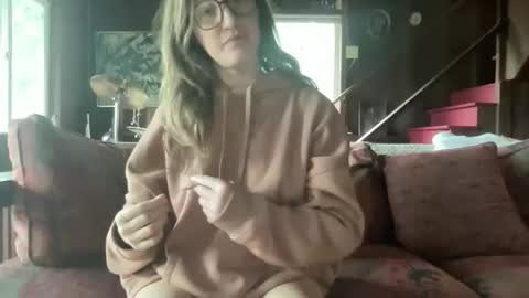 Snapshot of rubywavesback chatting on 03/31/26, 08:42 rubywavesback online show from 03/31/26, 08:42