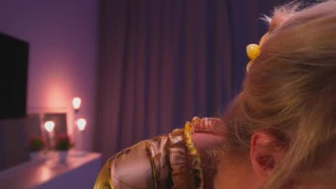 Mila online show from 09/17/25, 03:14