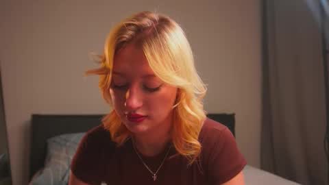 Mila online show from 10/15/25, 03:45