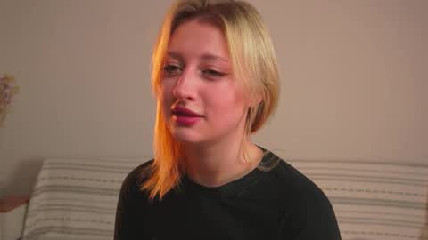 Mila online show from 10/28/25, 04:05