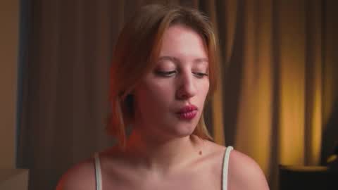 Mila online show from 12/01/25, 04:17