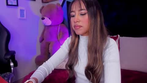 rue_zue online show from 11/23/25, 12:38