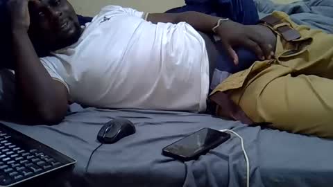 Snapshot of ruffbwoy chatting on 12/24/24, 08:55 Jayden online show from 12/24/24, 08:55