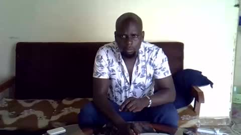 Snapshot of ruffbwoy chatting on 01/11/26, 09:25 Jayden online show from 01/11/26, 09:25