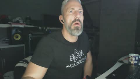 Snapshot of ruffi77 chatting on 01/07/25, 06:48 Chico que rico Caliente online show from 01/07/25, 06:48