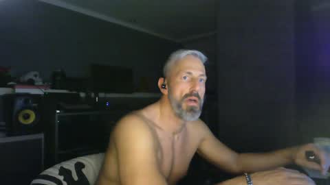 Snapshot of ruffi77 chatting on 02/06/25, 09:11 Chico que rico Caliente online show from 02/06/25, 09:11