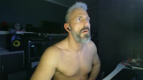 Snapshot of ruffi77 chatting on 03/05/25, 10:55 Chico que rico Caliente online show from 03/05/25, 10:55