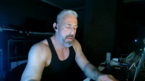 Snapshot of ruffi77 chatting on 03/12/26, 09:26 Chico que rico Caliente online show from 03/12/26, 09:26