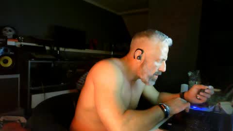 Snapshot of ruffi77 chatting on 04/16/26, 12:33 Chico que rico Caliente online show from 04/16/26, 12:33