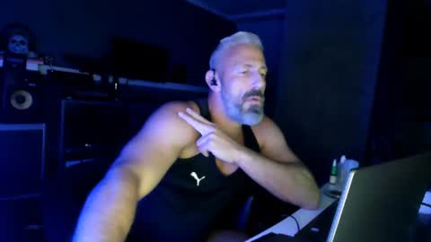 Chico que rico Caliente online show from 07/26/26, 02:53