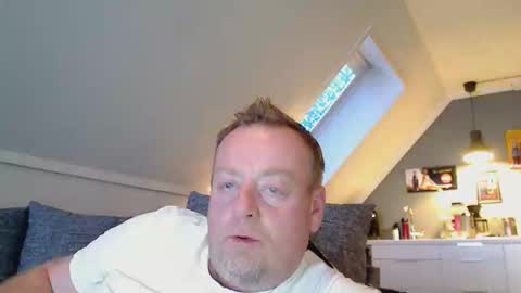 Snapshot of runepetter chatting on 10/05/25, 05:00 bignorwegian online show from 10/05/25, 05:00