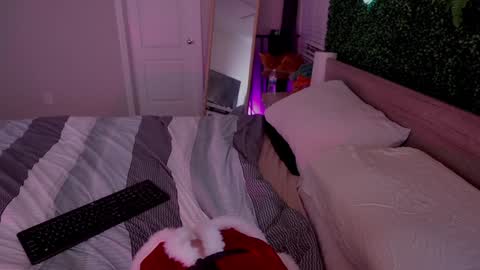 Snapshot of runesy chatting on 12/09/24, 04:12 Lady online show from 12/09/24, 04:12