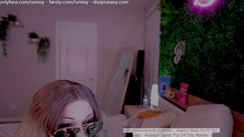 Snapshot of runesy chatting on 09/19/25, 03:08 Lady online show from 09/19/25, 03:08