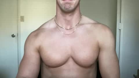 Snapshot of runfasterxo chatting on 12/16/25, 03:28 runfasterxo online show from 12/16/25, 03:28