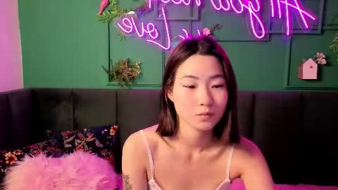 Snapshot of runi_asian chatting on 06/27/26, 01:32 Runi online show from 06/27/26, 01:32