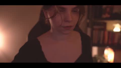 Snapshot of running_with_the_wolves chatting on 11/21/25, 11:58 Elena online show from 11/21/25, 11:58