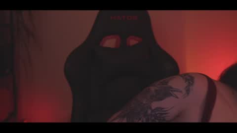 Snapshot of running_with_the_wolves chatting on 04/11/26, 09:52 Elena online show from 04/11/26, 09:52