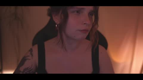 Snapshot of running_with_the_wolves chatting on 04/24/26, 10:01 Elena online show from 04/24/26, 10:01