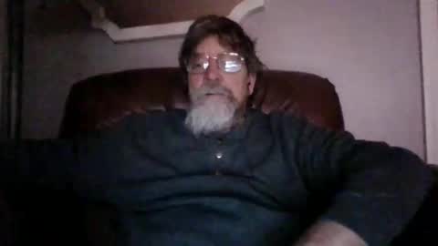 Snapshot of runningaround60 chatting on 12/17/24, 03:17 runningaround60 online show from 12/17/24, 03:17