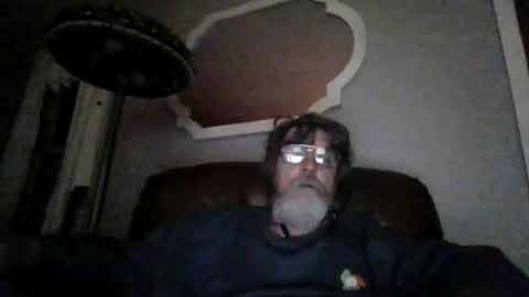 Snapshot of runningaround60 chatting on 12/30/24, 03:25 runningaround60 online show from 12/30/24, 03:25