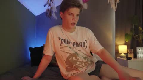 rusbradpitt online show from 03/16/26, 10:08