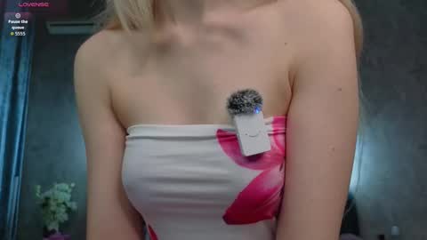 Snapshot of rush_of_feelings chatting on 11/12/25, 07:13 My name is a capital of great britan online show from 11/12/25, 07:13