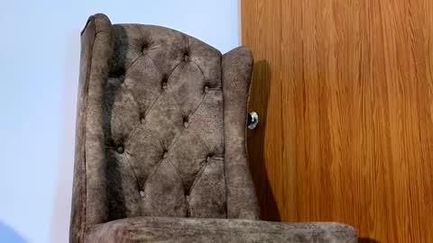 Snapshot of russell_adams_ chatting on 12/17/24, 04:23 R U S S E L L online show from 12/17/24, 04:23