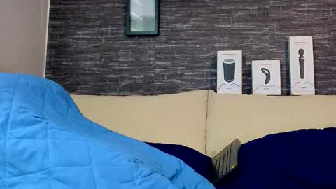 Snapshot of russell_adams_ chatting on 02/26/25, 05:39 R U S S E L L online show from 02/26/25, 05:39