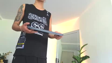 Snapshot of russell_adams_ chatting on 09/29/25, 12:54 R U S S E L L online show from 09/29/25, 12:54