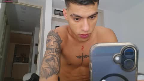  R U S S E L L  online show from 12/18/25, 12:06