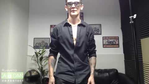 Snapshot of rustynf1tz chatting on 11/24/25, 04:12 MillionDollarGuy online show from 11/24/25, 04:12