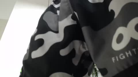 Snapshot of rustynf1tz chatting on 12/05/25, 04:03 MillionDollarGuy online show from 12/05/25, 04:03