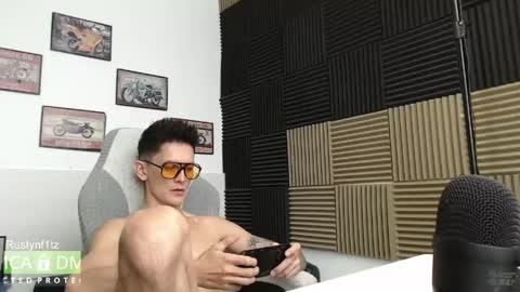 Snapshot of rustynf1tz chatting on 05/19/26, 03:24 MillionDollarGuy online show from 05/19/26, 03:24