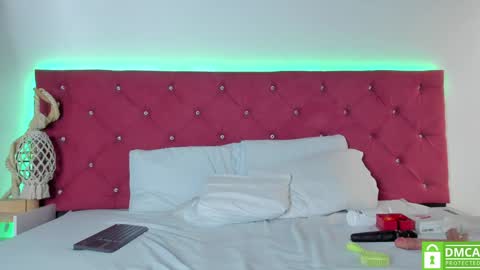 Snapshot of ruth_harvey chatting on 01/03/25, 03:33 Ruth online show from 01/03/25, 03:33