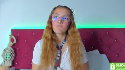 Snapshot of ruth_harvey chatting on 01/07/25, 06:35 Ruth online show from 01/07/25, 06:35