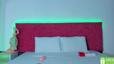 Snapshot of ruth_harvey chatting on 02/07/25, 11:23 Ruth online show from 02/07/25, 11:23