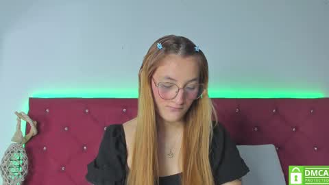 Snapshot of ruth_harvey chatting on 02/13/25, 12:32 Ruth online show from 02/13/25, 12:32