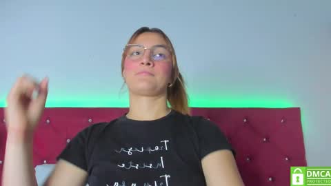 Snapshot of ruth_harvey chatting on 03/02/25, 01:05 Ruth online show from 03/02/25, 01:05