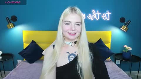 ruthbryant online show from 10/08/25, 01:14